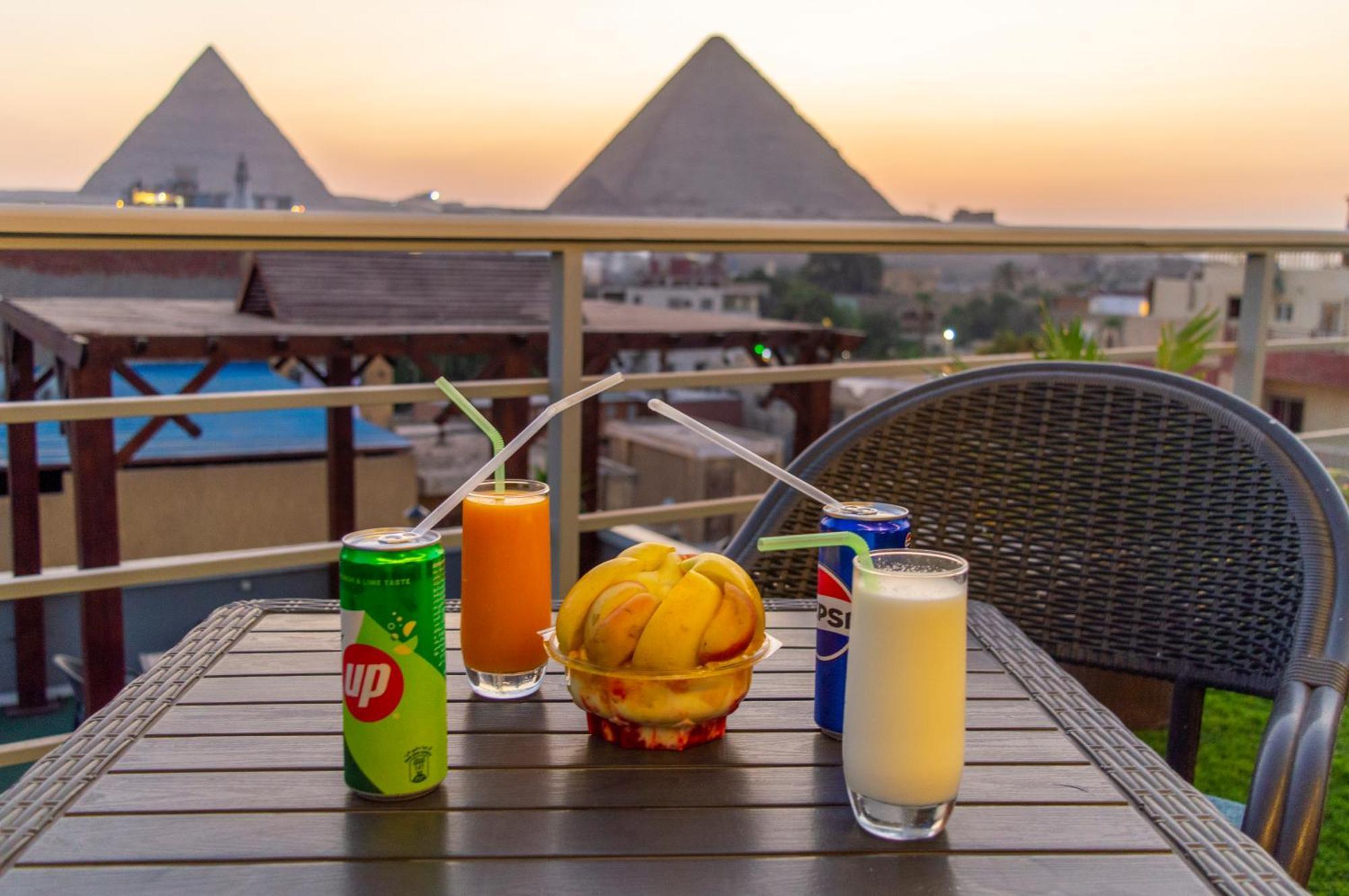The Pyramids Gate Inn Kafret el-Gabal Exterior foto