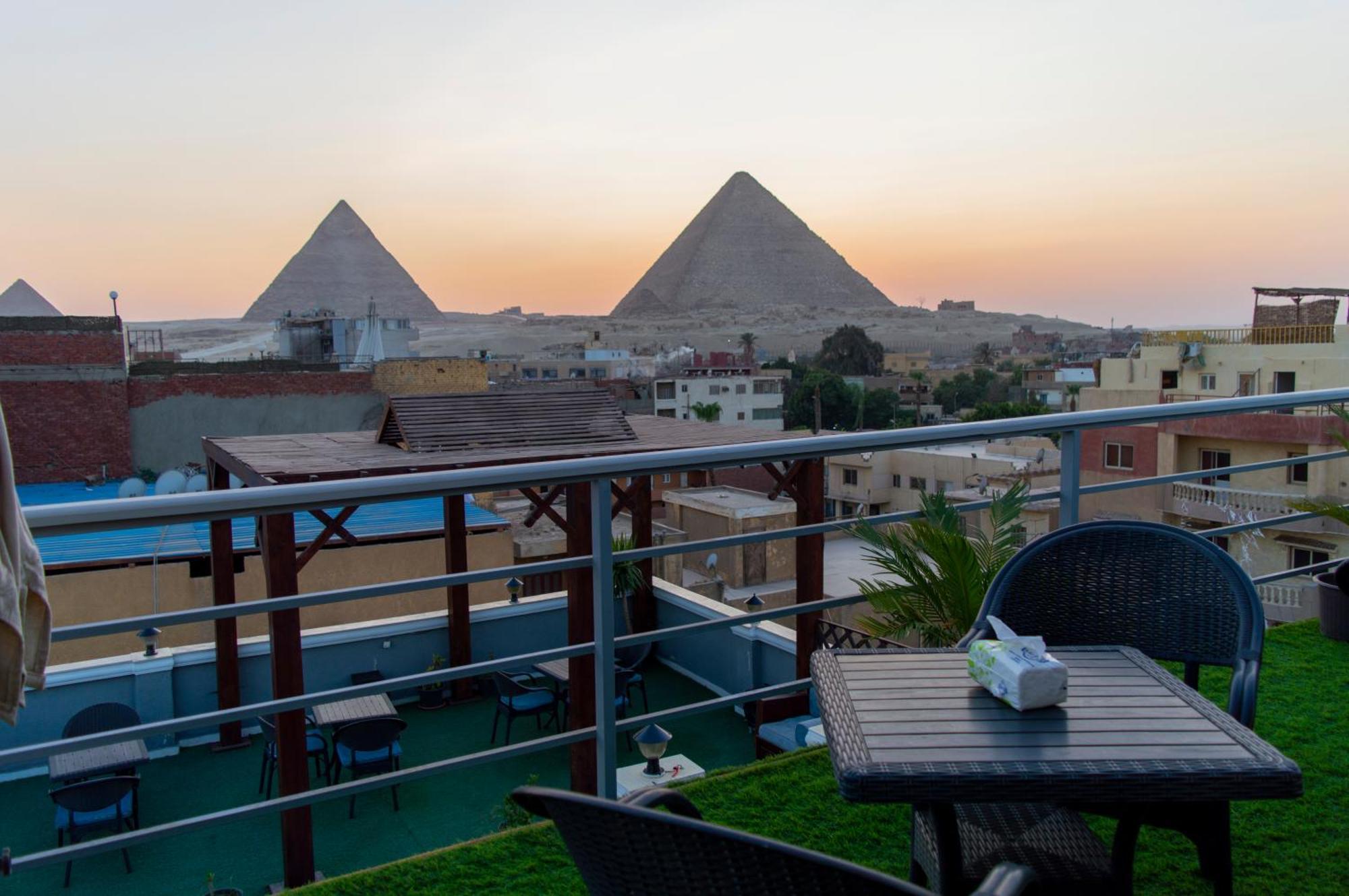 The Pyramids Gate Inn Kafret el-Gabal Exterior foto